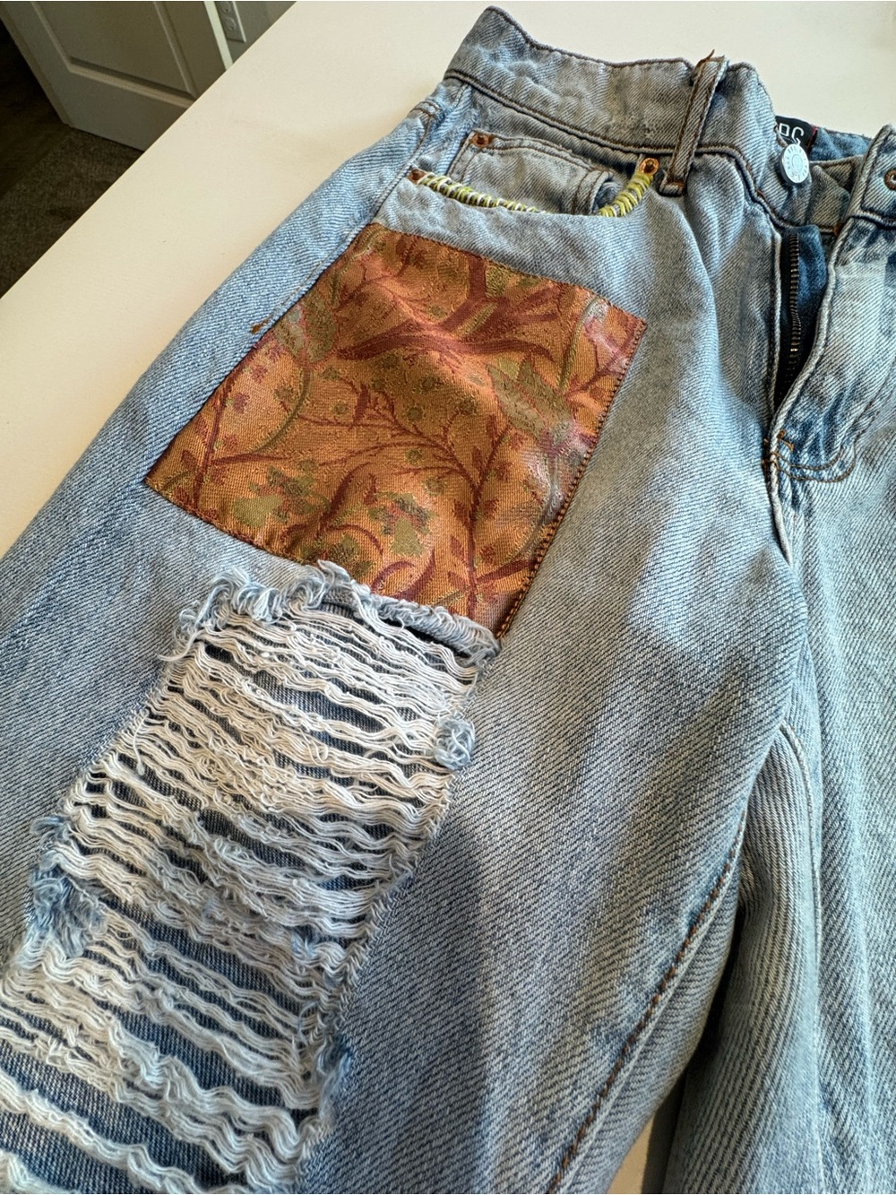 BDG Boho Dream: high rise  Straight-Leg Patchwork Denim size 27 cowboy jean - Picture 6 of 11